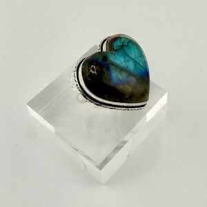 925 Silver Heart-Shaped Labradorite Ring